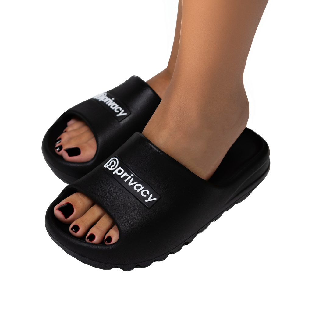 Chinelo Slide Privacy
